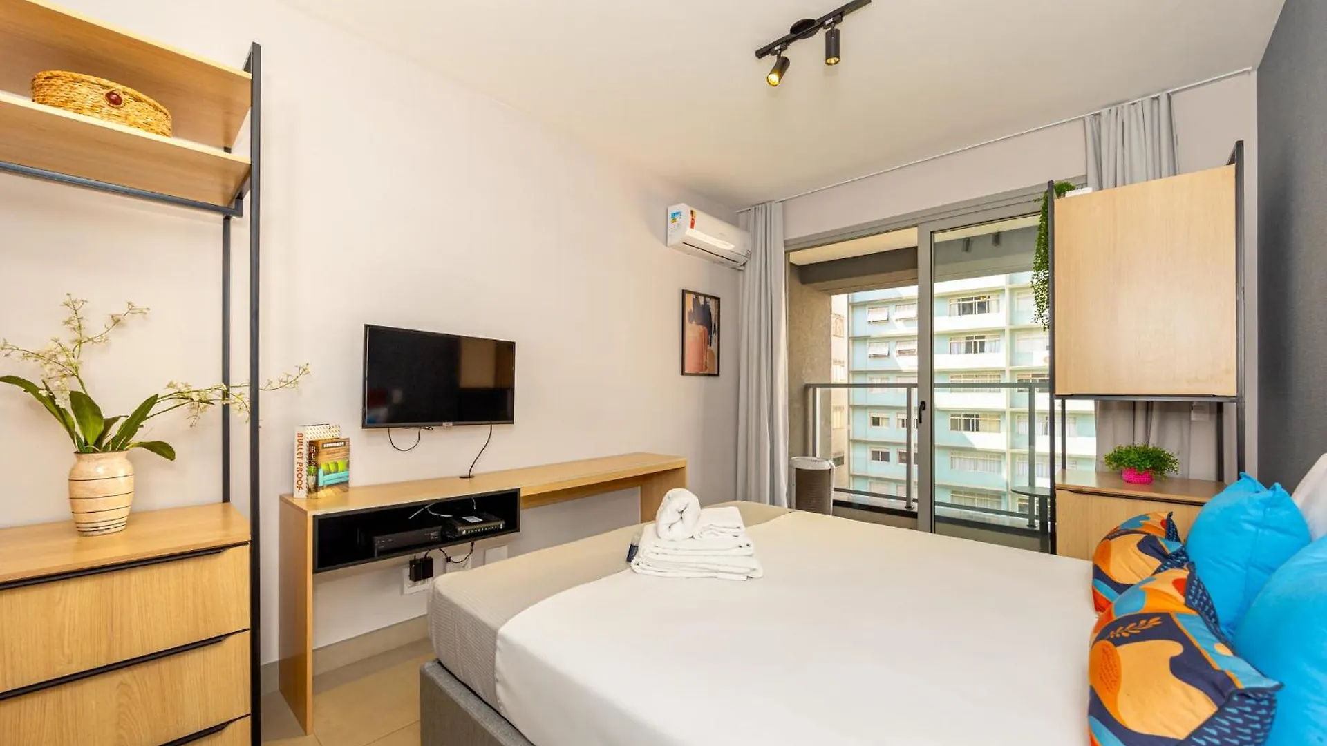 Easy Star - Belo Studio Com Varanda Em Perdizes - Kw01I Sao Paulo